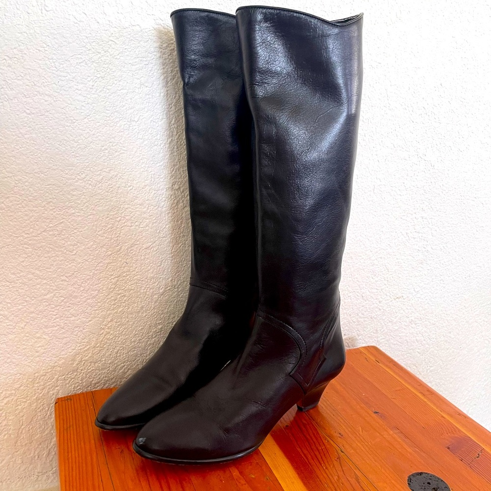 Vintage, 80’s, tall black leather booths w/ kitten heel